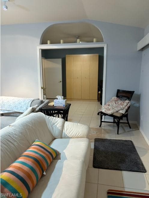 1025 Moon Lake Dr, Naples, FL 34104-5