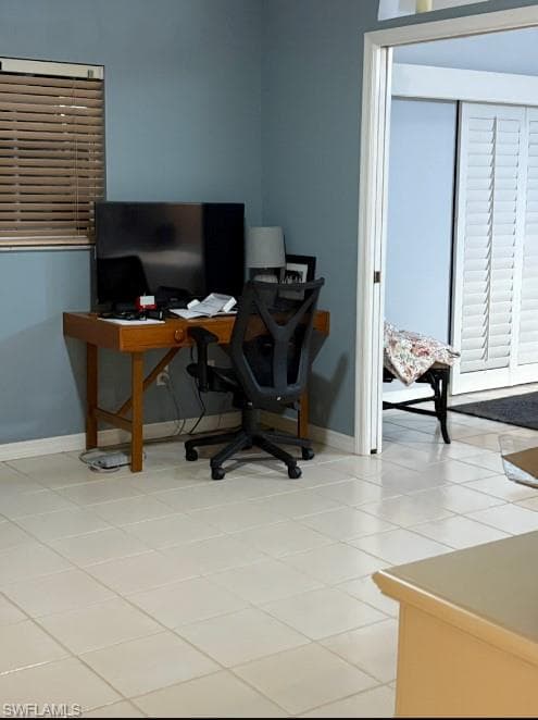 1025 Moon Lake Dr, Naples, FL 34104-7