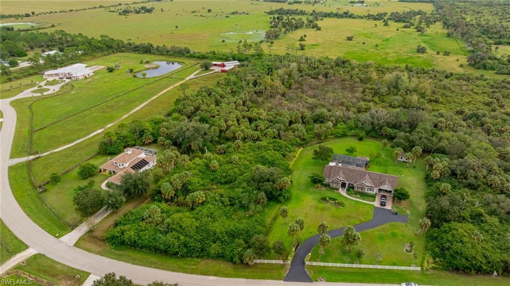 18500 River Estates Ln, Alva, FL 33920-2