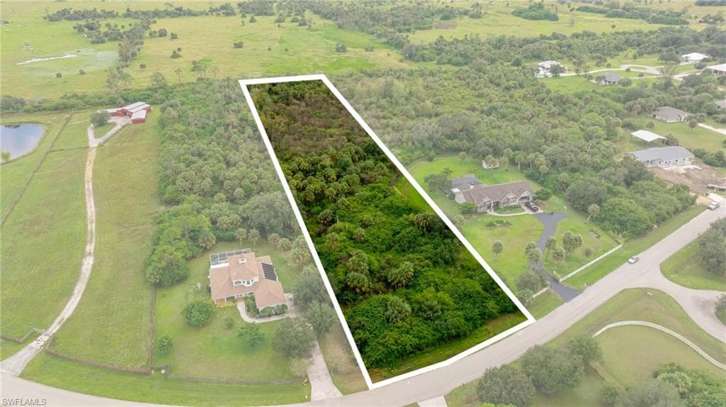 18500 River Estates Ln, Alva, FL 33920-5