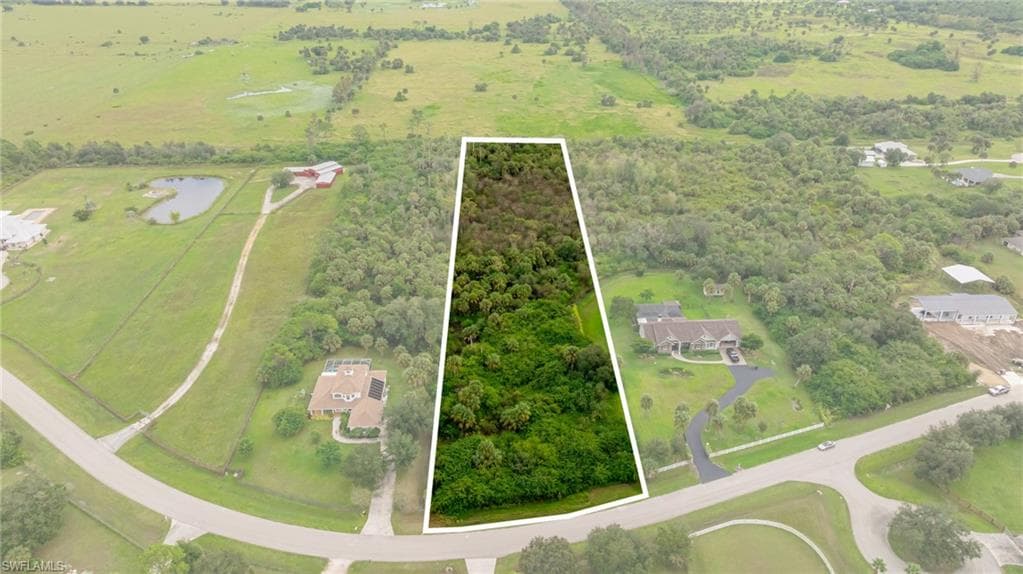 18500 River Estates Ln, Alva, FL 33920-7