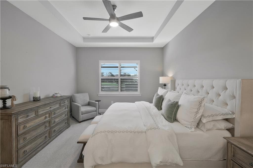 9815 Everglades Dr, Naples, FL 34120-15