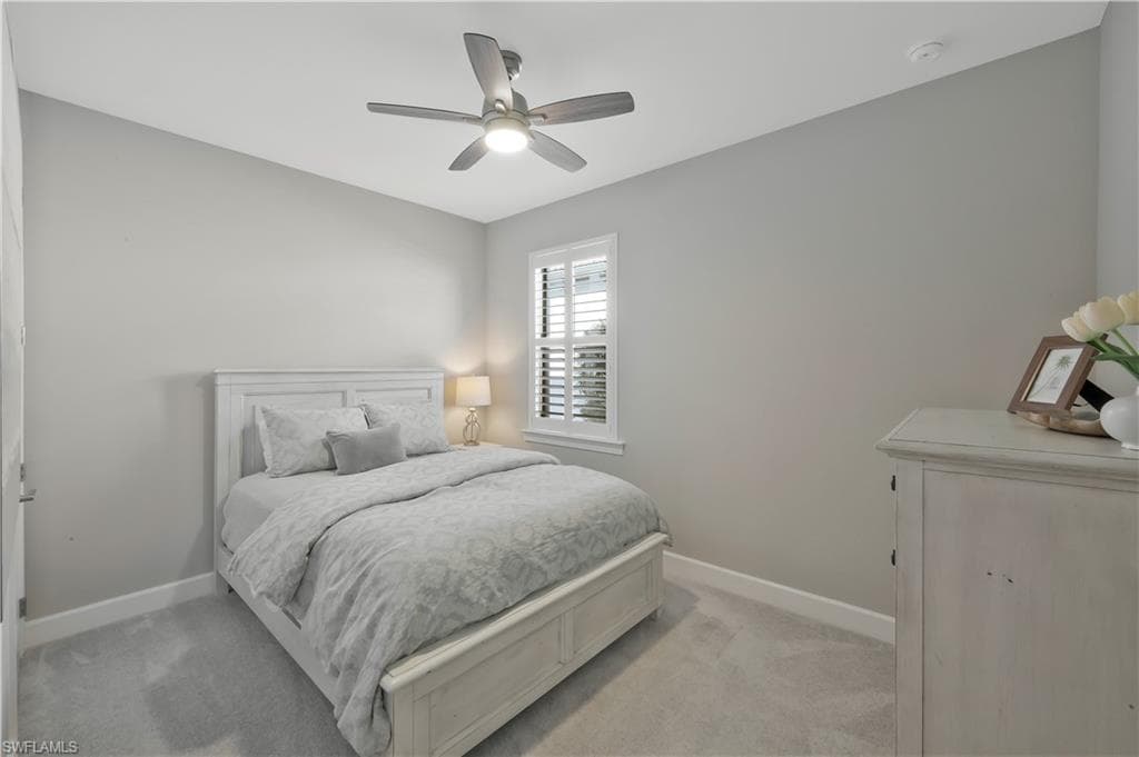 9815 Everglades Dr, Naples, FL 34120-18