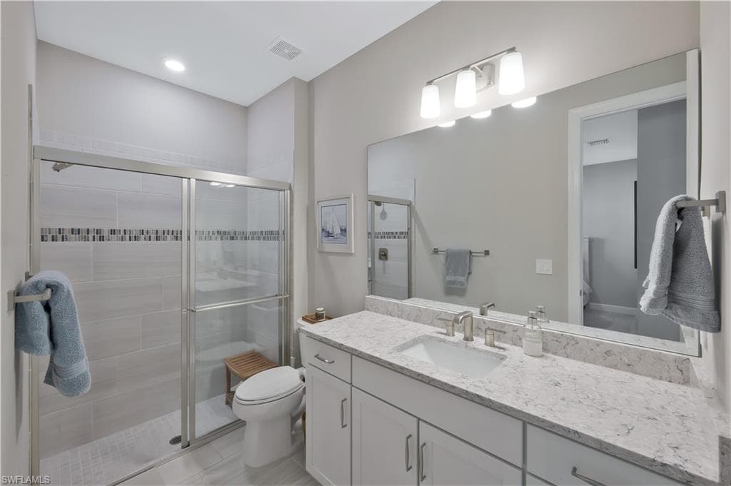 9815 Everglades Dr, Naples, FL 34120-19