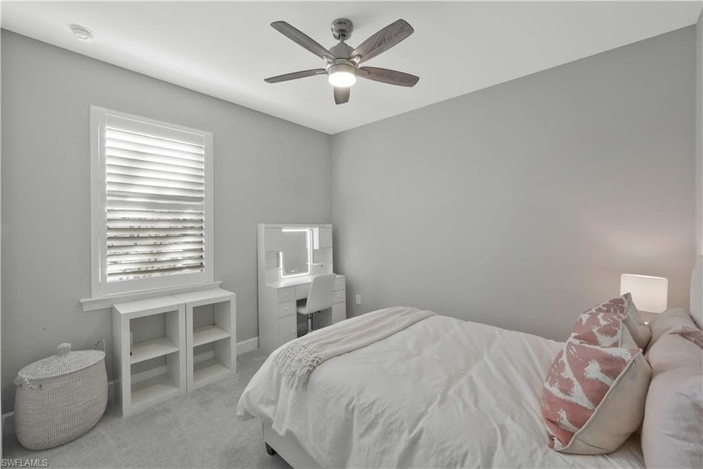 9815 Everglades Dr, Naples, FL 34120-22