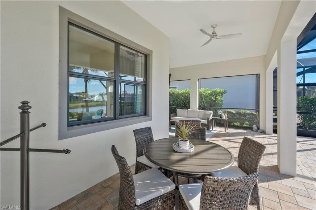 9815 Everglades Dr, Naples, FL 34120-27