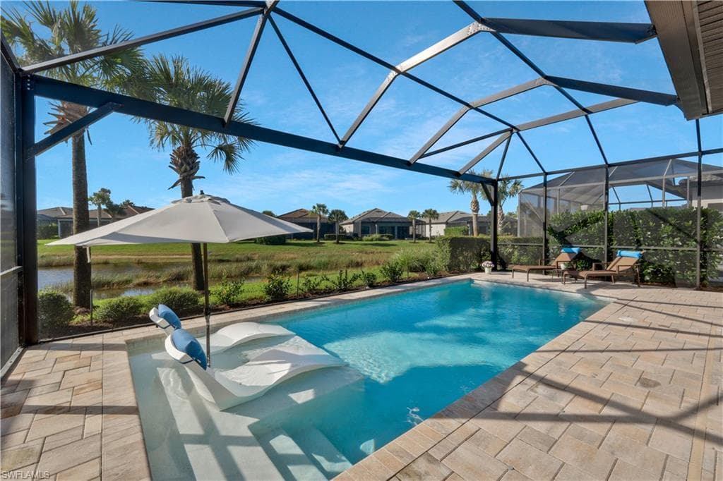 9815 Everglades Dr, Naples, FL 34120-1