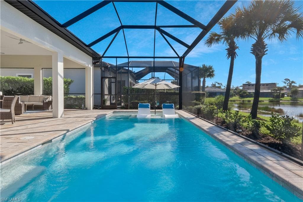 9815 Everglades Dr, Naples, FL 34120-30