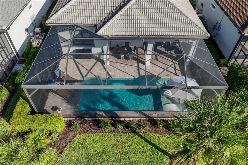 9815 Everglades Dr, Naples, FL 34120-31