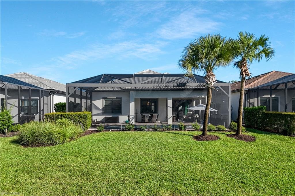 9815 Everglades Dr, Naples, FL 34120-32