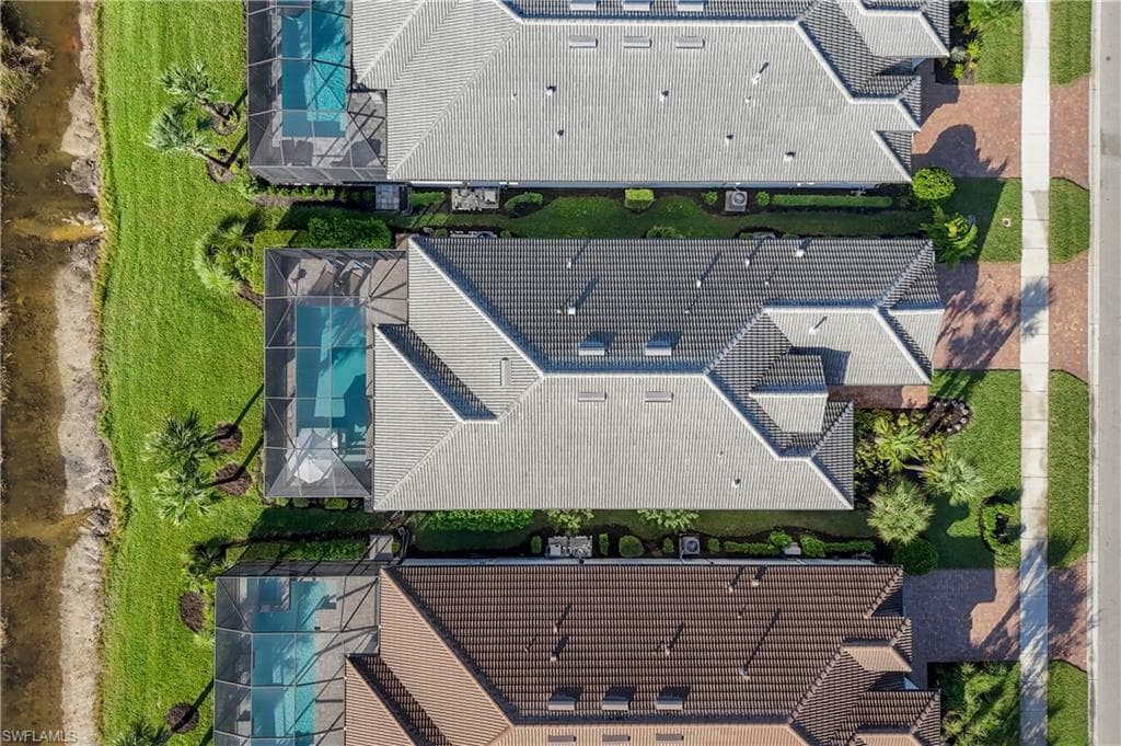 9815 Everglades Dr, Naples, FL 34120-34