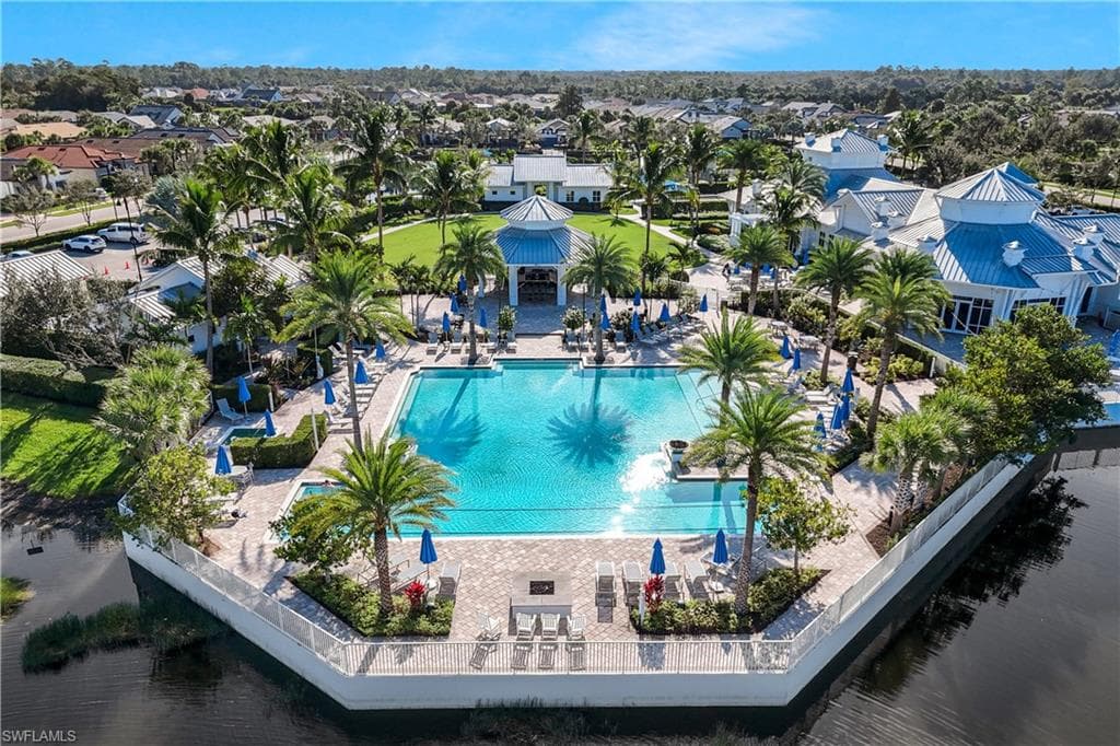 9815 Everglades Dr, Naples, FL 34120-36