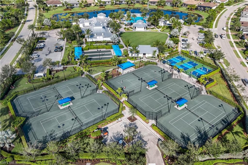 9815 Everglades Dr, Naples, FL 34120-38