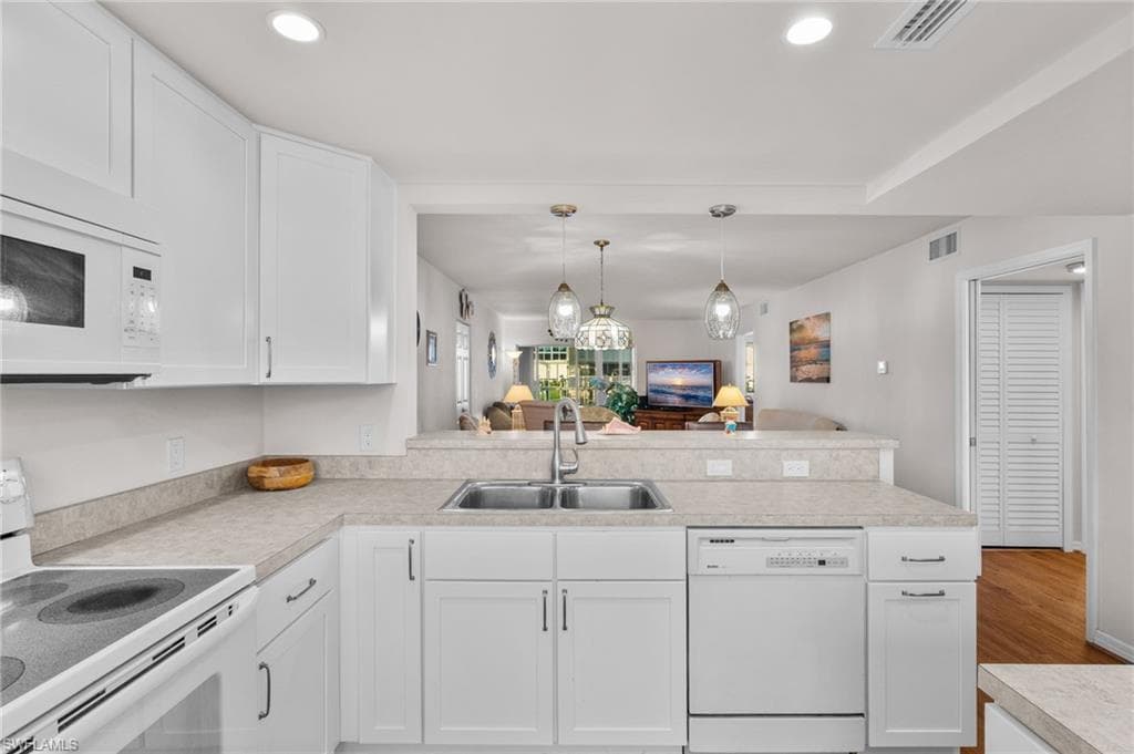 1661 Edith Esplanade 102, Cape Coral, FL 33904-9