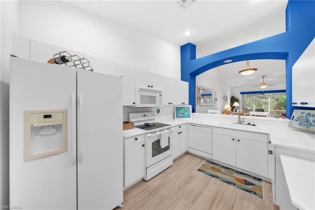 6120 Mandalay Cir 69, Naples, FL 34112-9