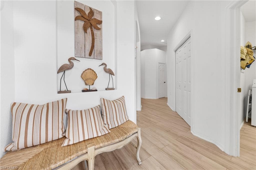 6120 Mandalay Cir 69, Naples, FL 34112-14