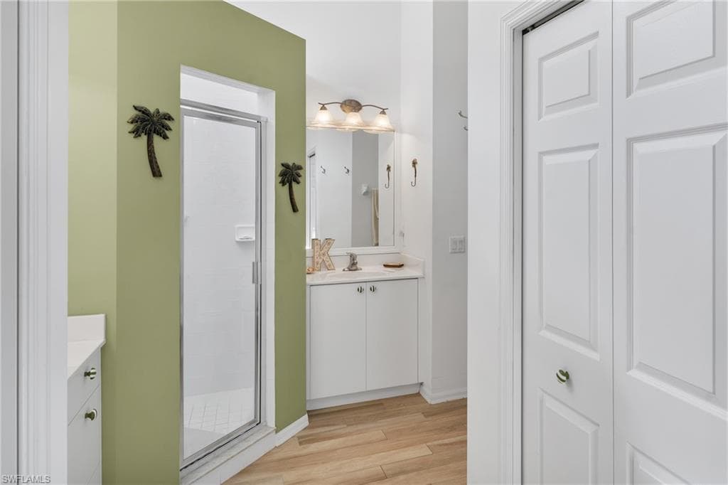 6120 Mandalay Cir 69, Naples, FL 34112-17