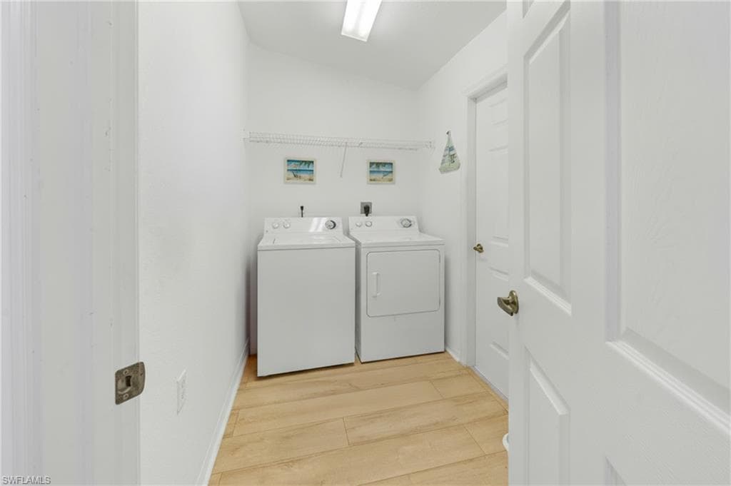 6120 Mandalay Cir 69, Naples, FL 34112-25