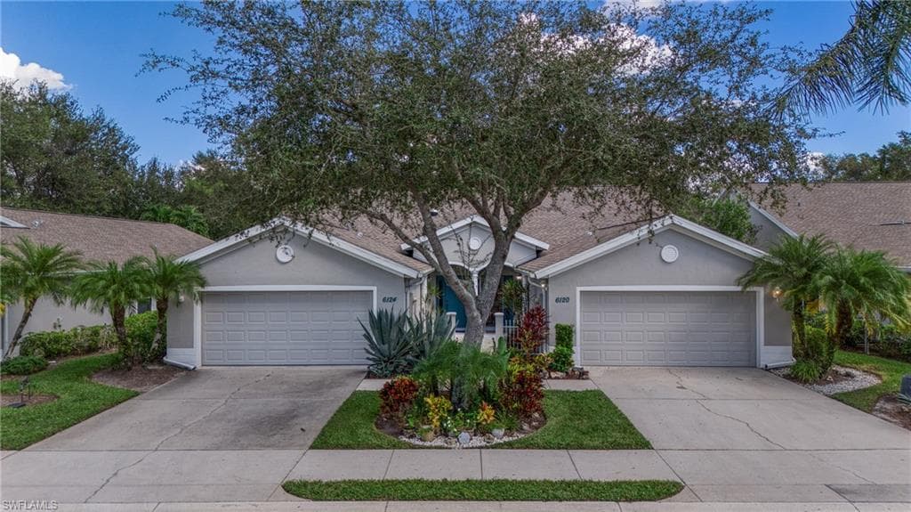 6120 Mandalay Cir 69, Naples, FL 34112-1