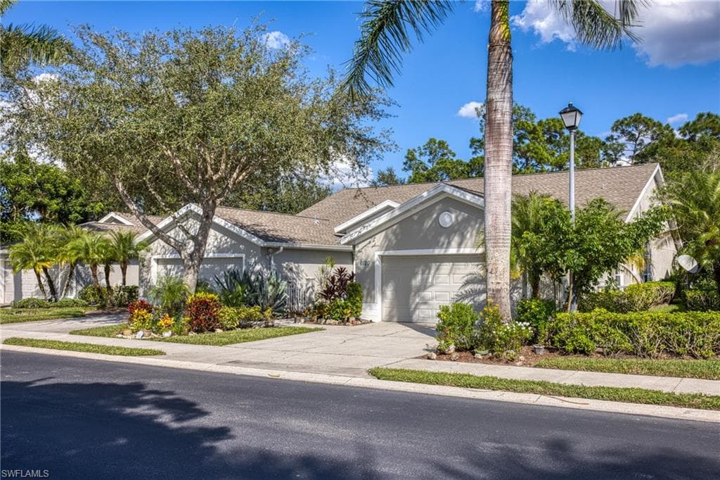 6120 Mandalay Cir 69, Naples, FL 34112-3
