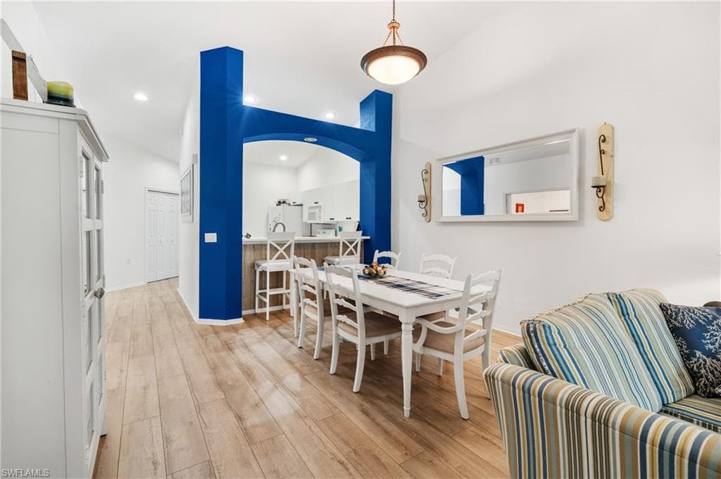 6120 Mandalay Cir 69, Naples, FL 34112-6