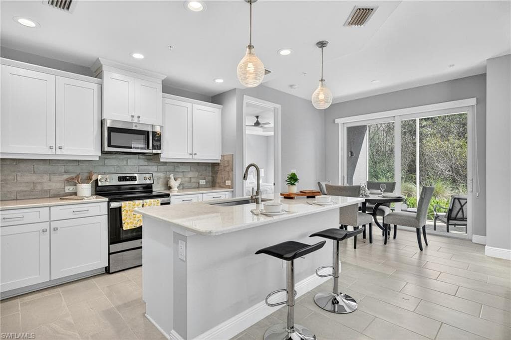 2554 Seychelles Dr 904, Naples, FL 34112-10