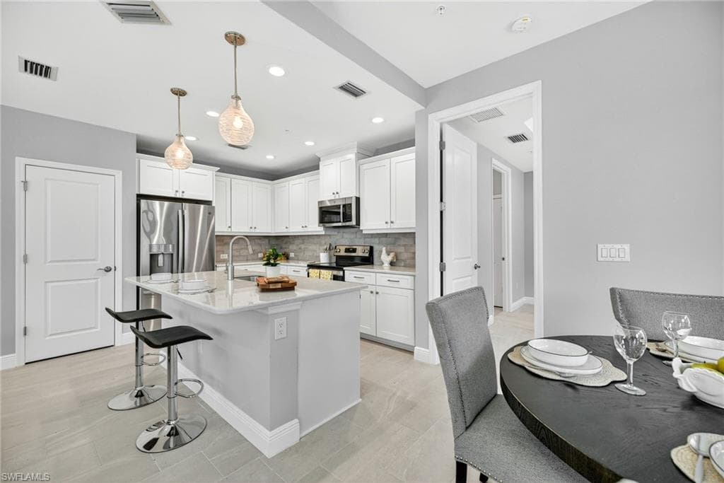 2554 Seychelles Dr 904, Naples, FL 34112-11