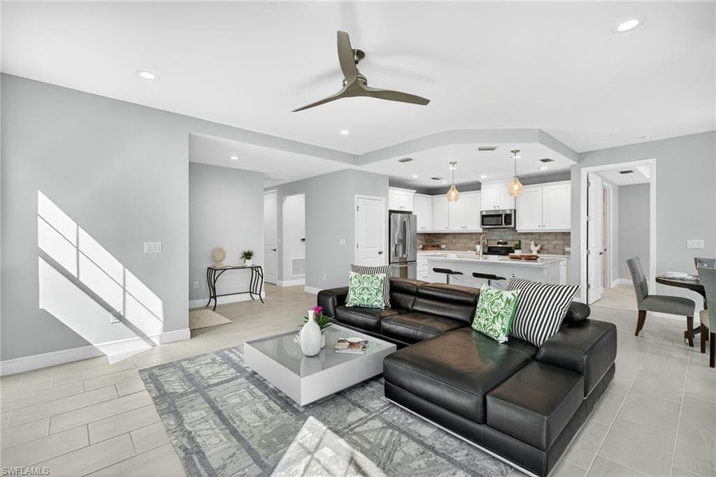 2554 Seychelles Dr 904, Naples, FL 34112-6