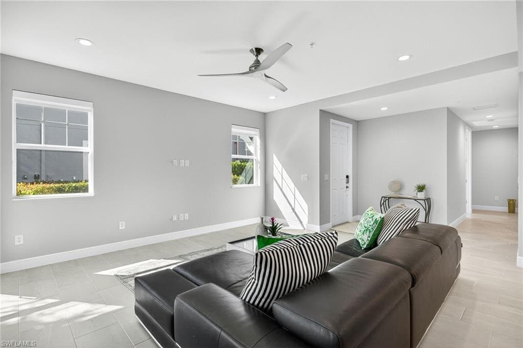 2554 Seychelles Dr 904, Naples, FL 34112-7