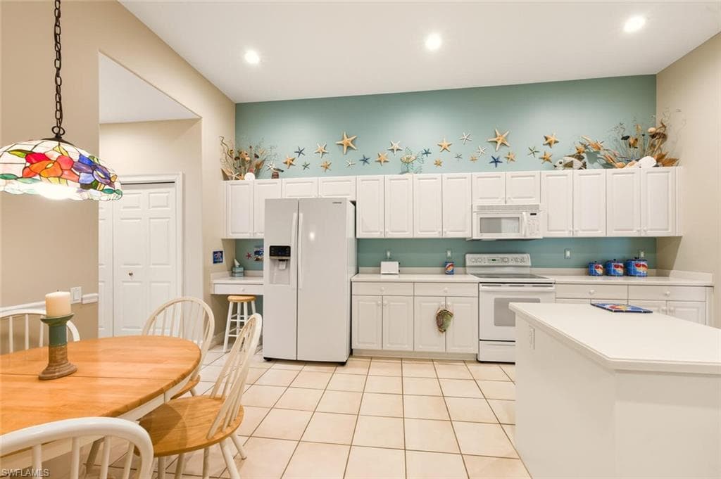 694 Catamaran Ct, Naples, FL 34110-10