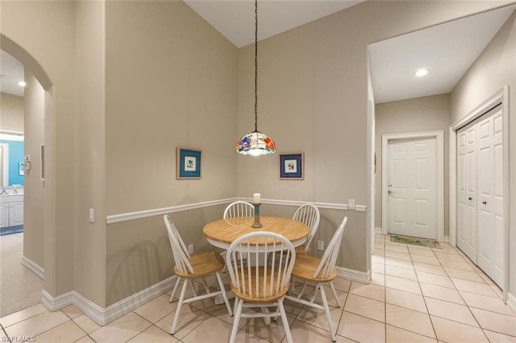 694 Catamaran Ct, Naples, FL 34110-12