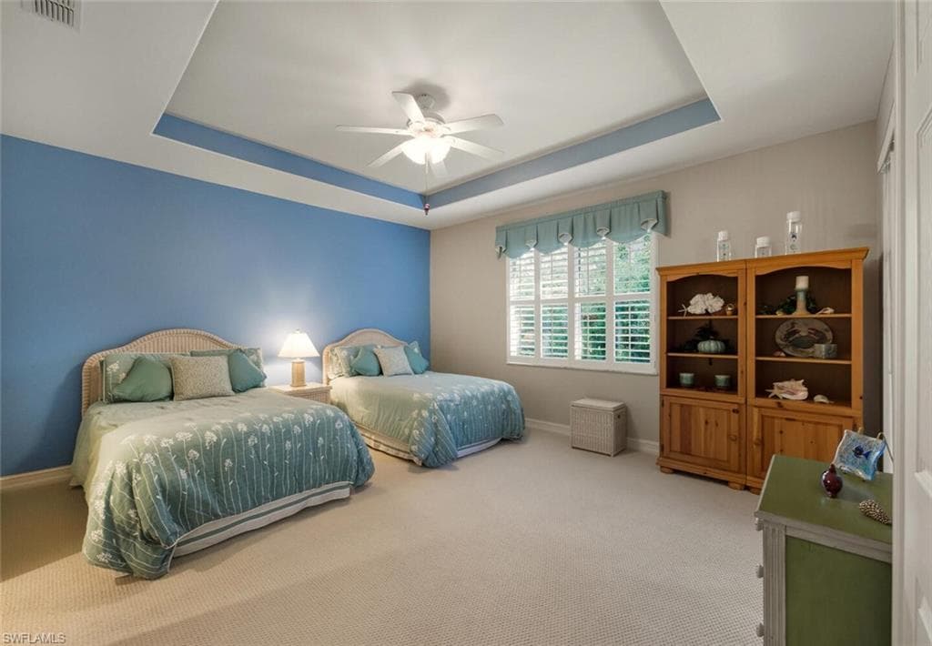 694 Catamaran Ct, Naples, FL 34110-15