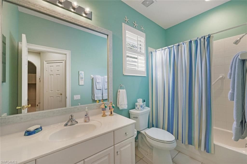 694 Catamaran Ct, Naples, FL 34110-21