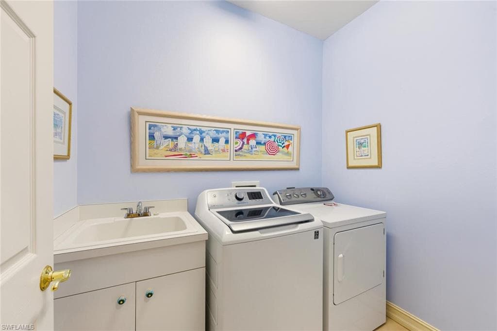 694 Catamaran Ct, Naples, FL 34110-22