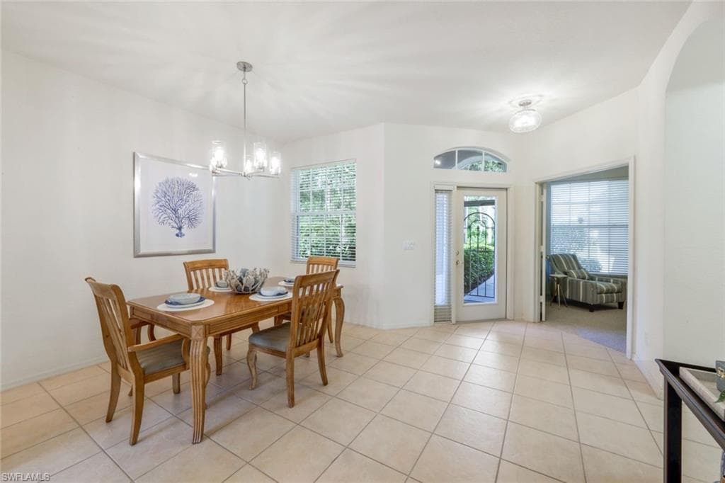 6086 Highwood Park Ln, Naples, FL 34110-11