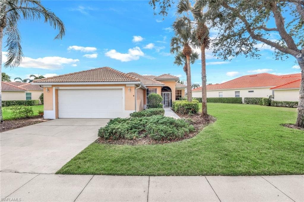 6086 Highwood Park Ln, Naples, FL 34110-25