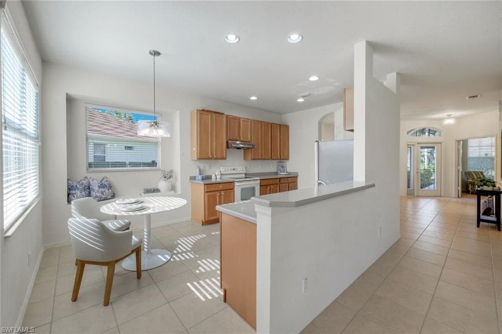 6086 Highwood Park Ln, Naples, FL 34110-6