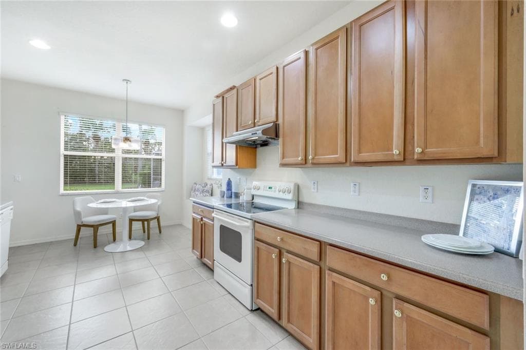 6086 Highwood Park Ln, Naples, FL 34110-7