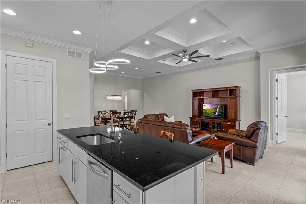 9328 Fieldstone Ln, Naples, FL 34120-12