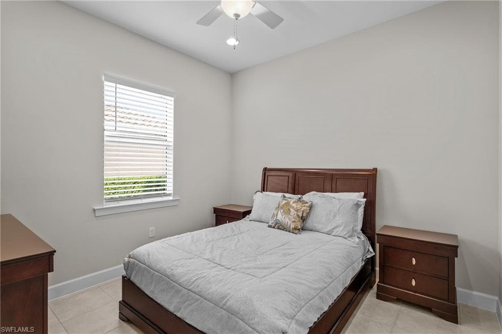 9328 Fieldstone Ln, Naples, FL 34120-21