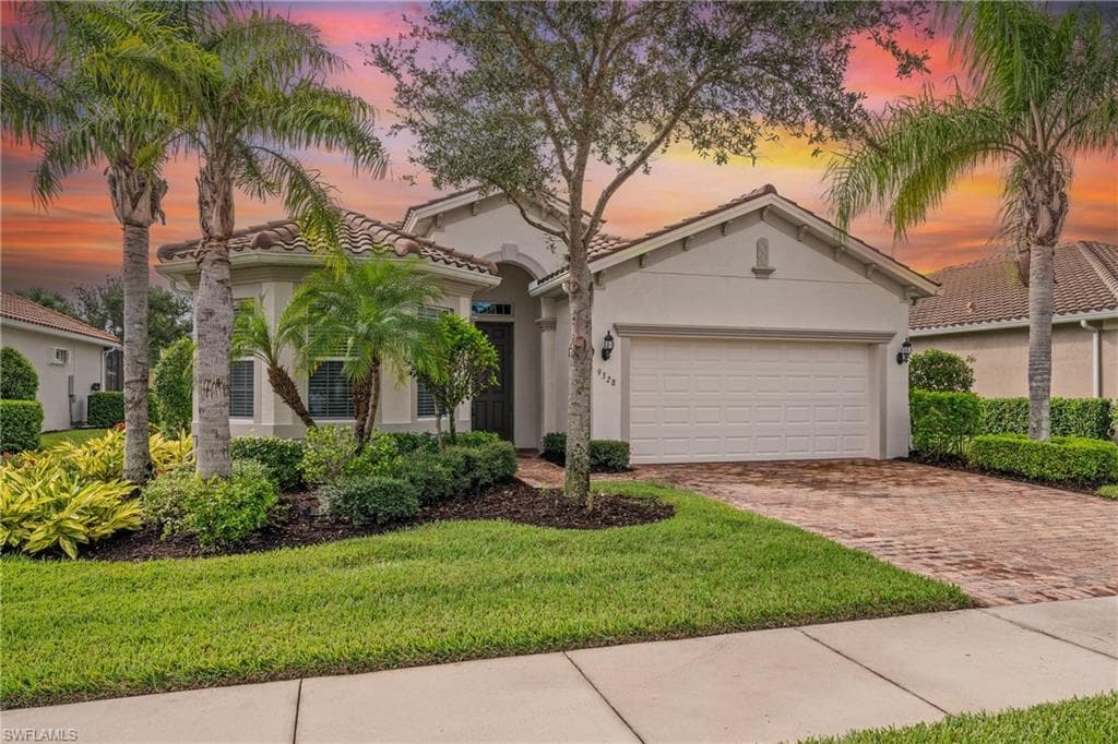 9328 Fieldstone Ln, Naples, FL 34120-1