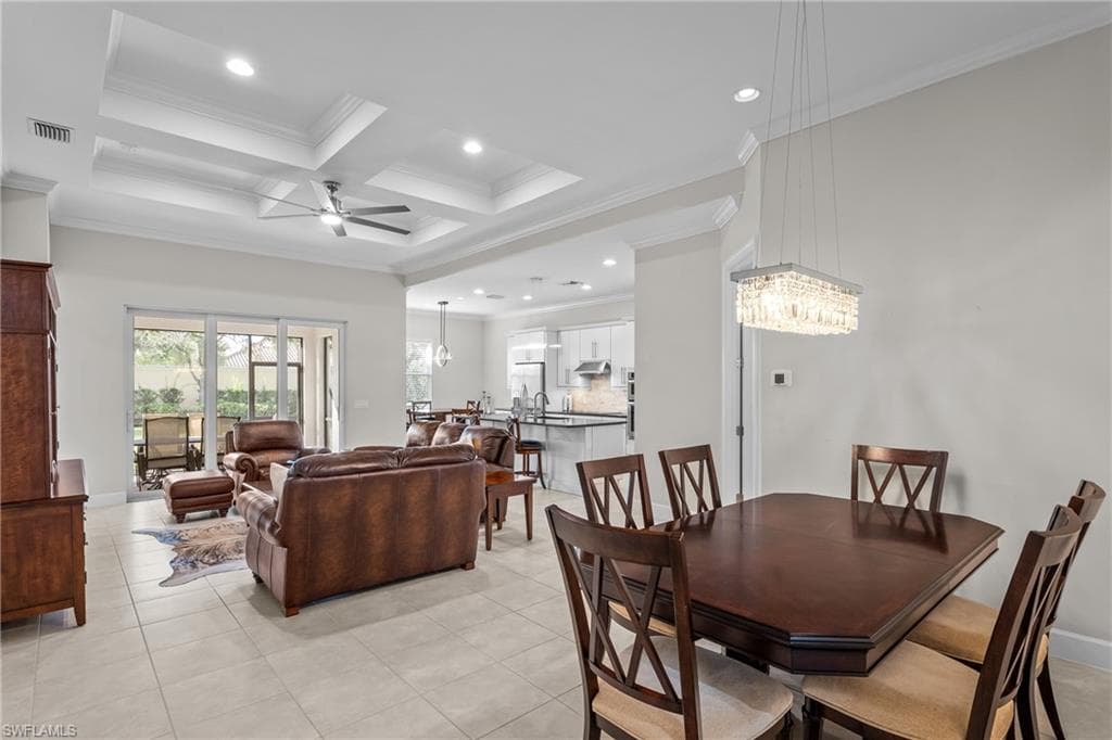 9328 Fieldstone Ln, Naples, FL 34120-7