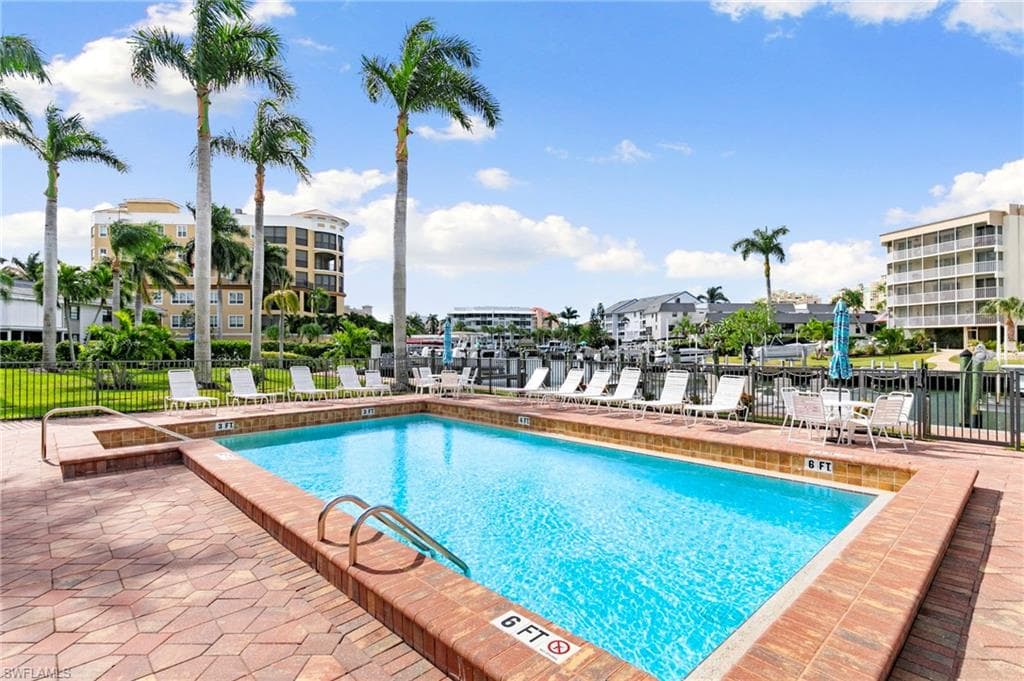 900 Panama Ct 4, Marco Island, FL 34145-29