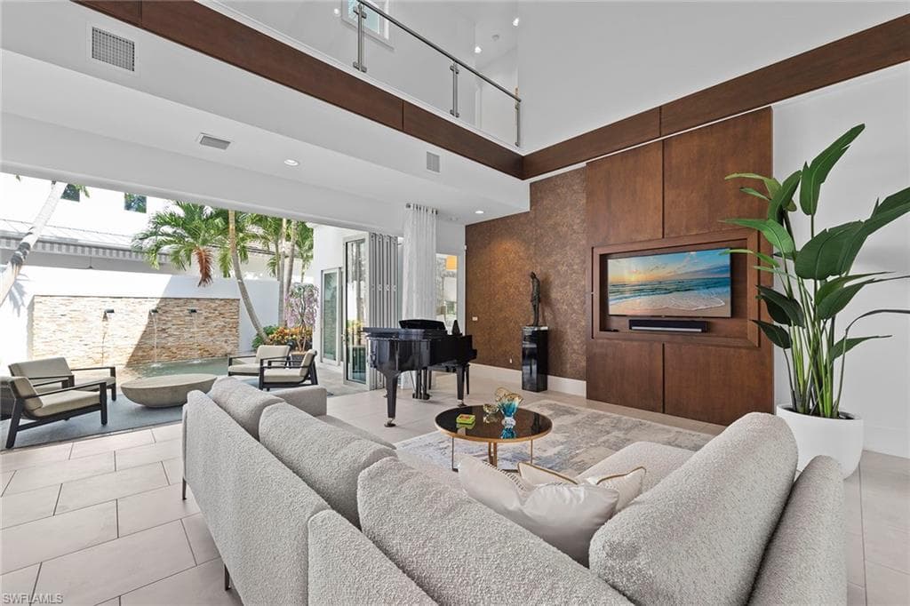 9149 Mercato Way, Naples, FL 34108-12