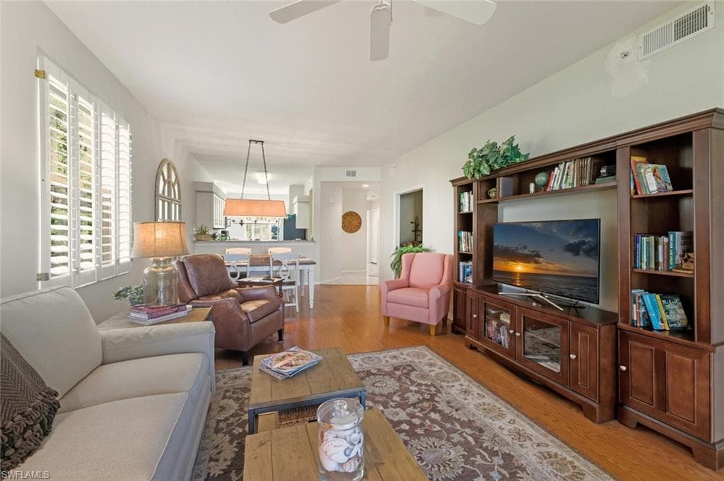 7515 Stoneybrook Dr 818, Naples, FL 34112-7