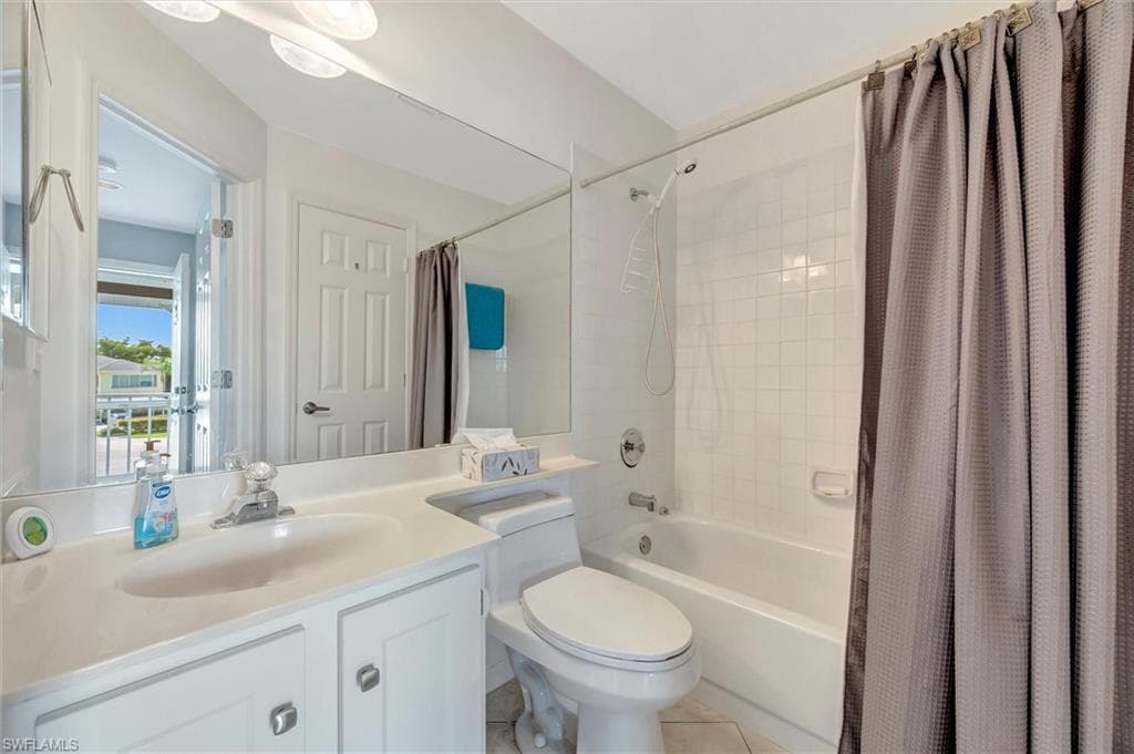 1315 Mainsail Dr 1112, Naples, FL 34114-28