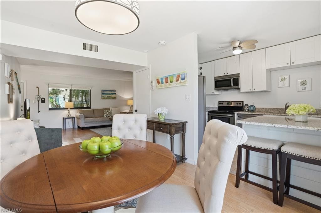 788 Park Shore Dr H14, Naples, FL 34103-9