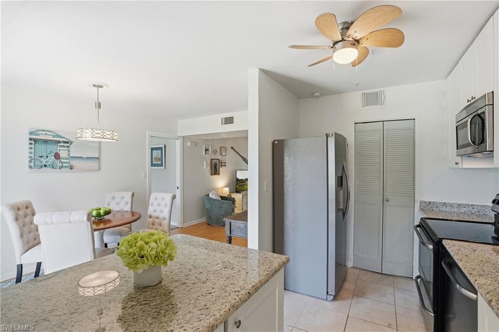 788 Park Shore Dr H14, Naples, FL 34103-14