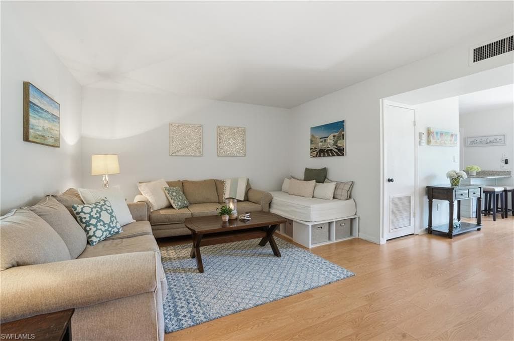 788 Park Shore Dr H14, Naples, FL 34103-6