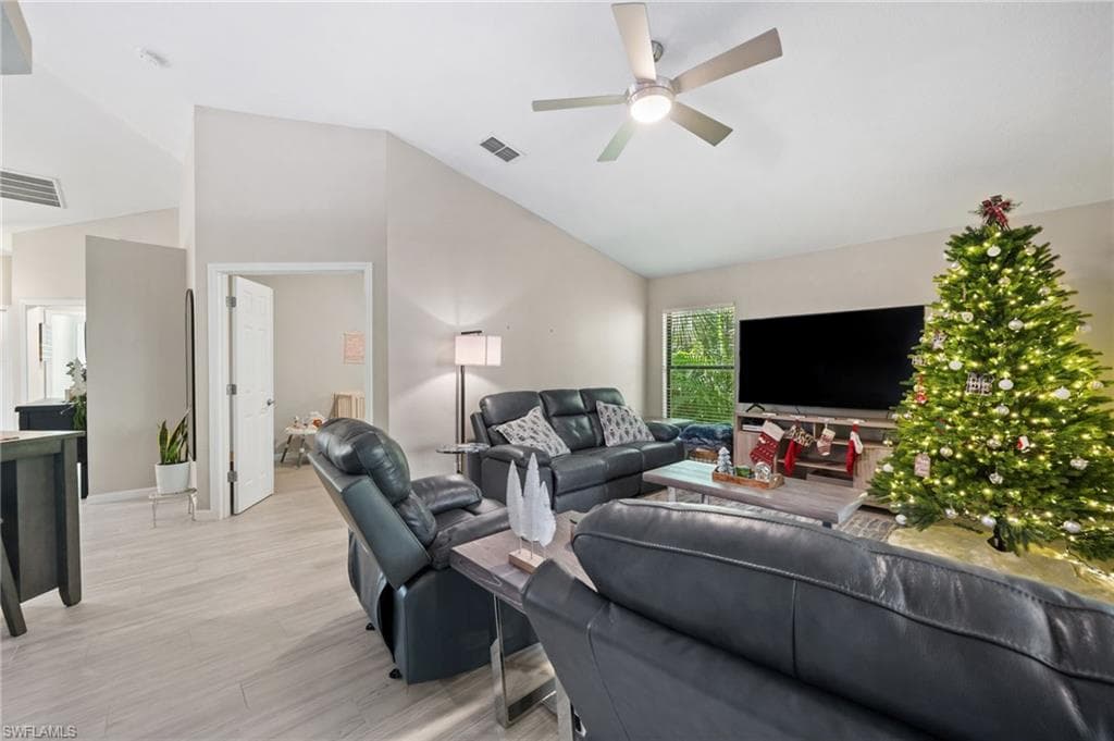 17611 Marco Island Ln, Fort Myers, FL 33908-10